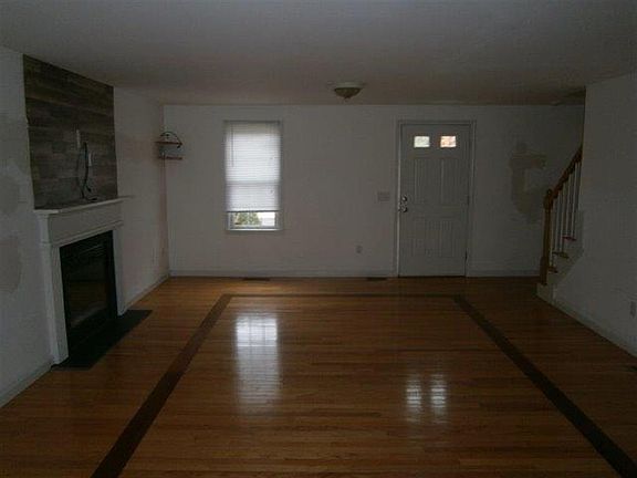 4th image of 121 Camp St Unit 126