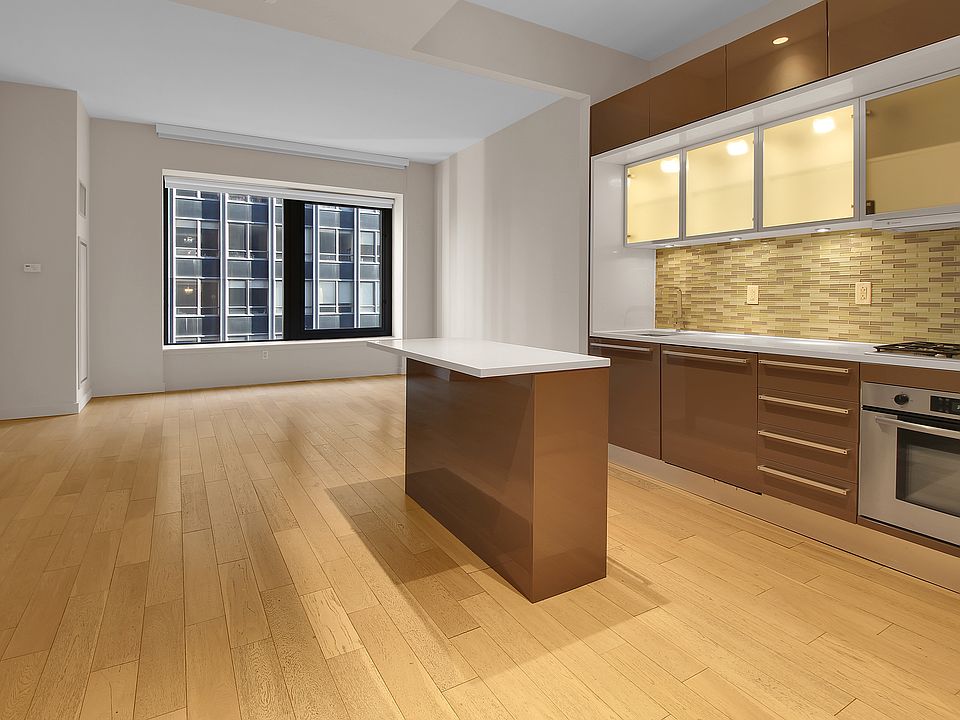 1st image of 75 Wall St APT 23Q