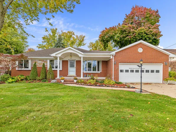 41589 Windmill St, Harrison Township, MI 48045