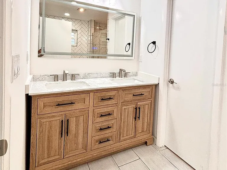 2140 Pinehurst St — Photo 36
