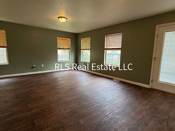 3rd image of 4043 W Cimarron