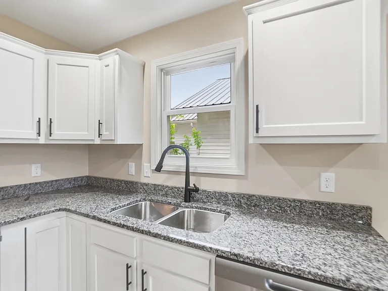 1626 Howell St #101 — Photo 9