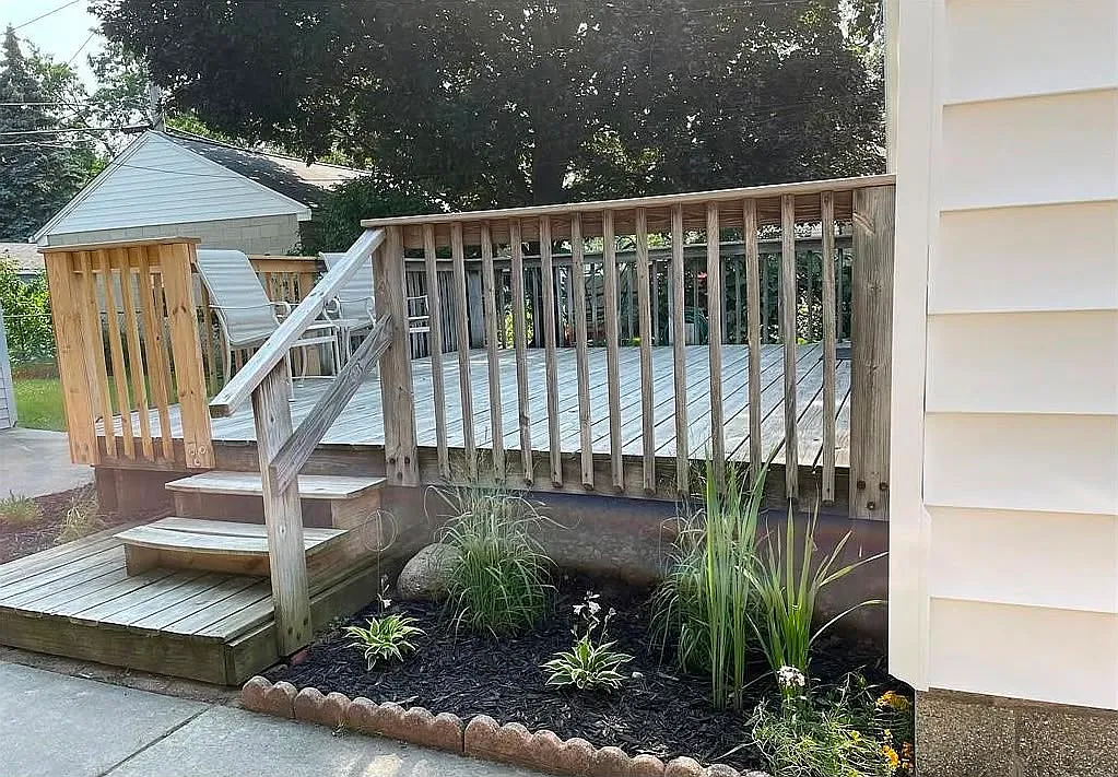 3 bed, 1008 sqft, $2,100 — Photo 2