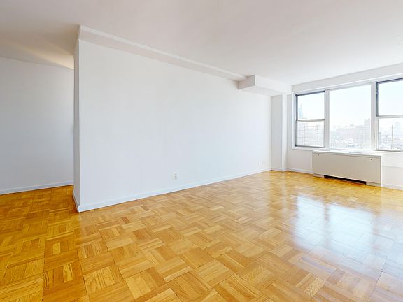 5th image of 33 Greenwich Ave APT 15B