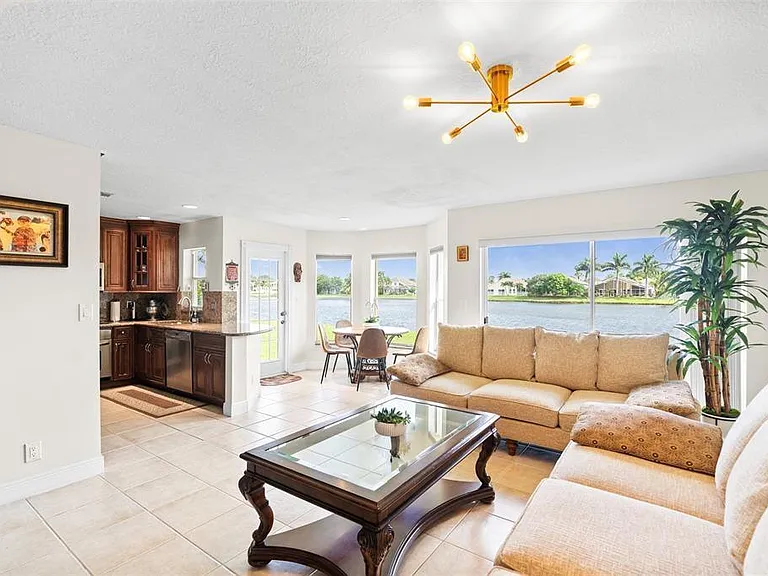 9505 Aegean Dr — Photo 16