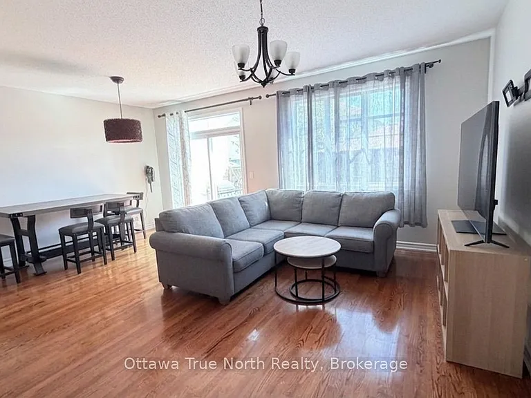 308 Glenbrae Ave S — Photo 5