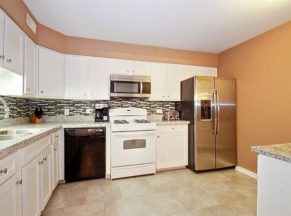 5th image of 14533 Walden Ct Ph 4