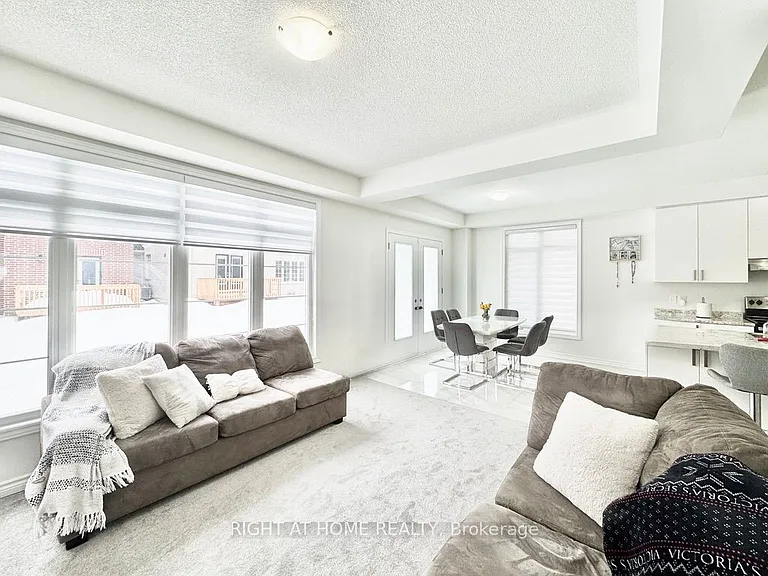 79 Calypso Ave — Photo 5