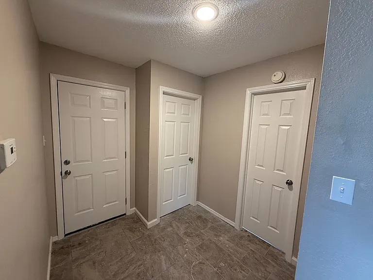 2700 N Rudy Rd — Photo 4