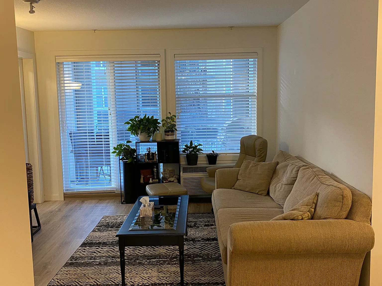 2 bed, 888 sqft, $2,200 — Photo 4
