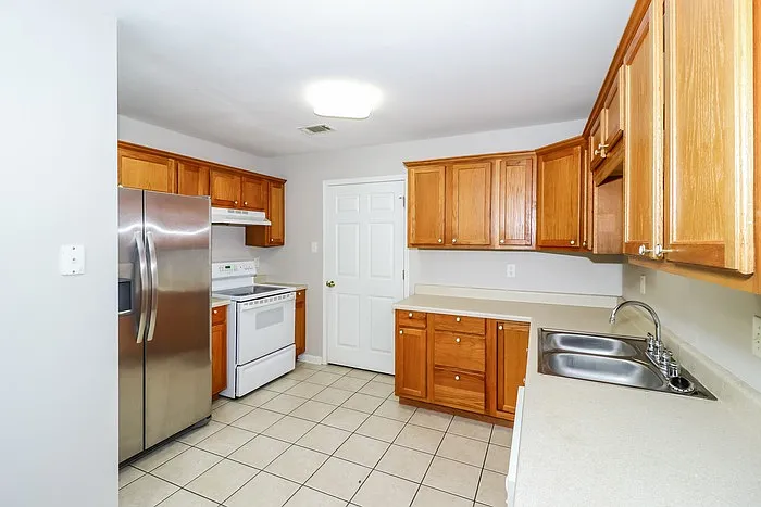 4326 Glenda Ln — Photo 5