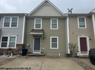 21 Stafford Cir, Fairmont, WV 26554