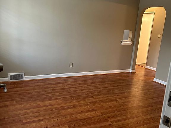 3rd image of 1162 Castlevale Dr #3