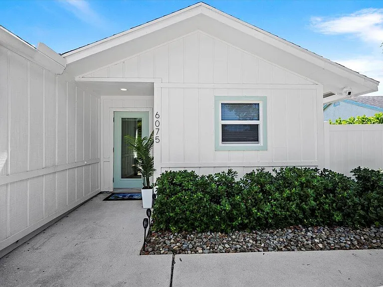 6075 Francis St — Photo 26