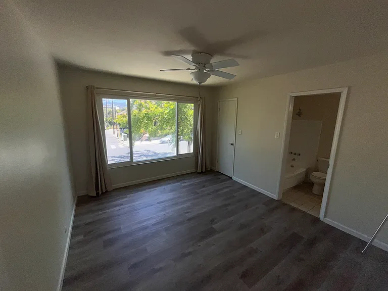 Lee Crest Apartments — Photo 18