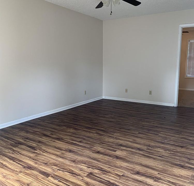 2nd image of 1013 Saratoga St