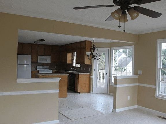 2nd image of 2350 Springdale Dr