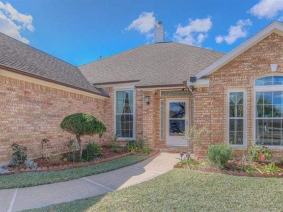 4th image of 3348 Lakeway Ln