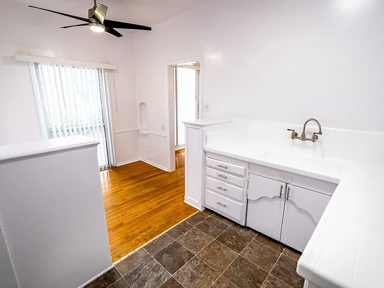 147 North Hamilton Drive — Photo 21