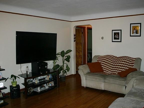 2nd image of 3160 Winthrop Dr
