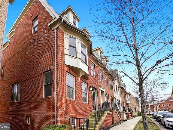 4th image of 109 Waltman Pl NE