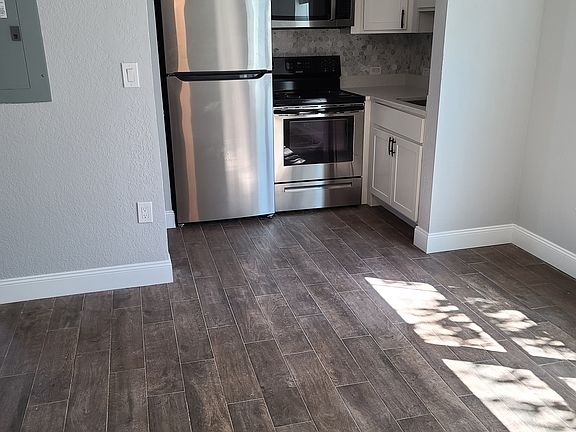 5th image of 402 11th St N #2B-1Ba-637Sqft