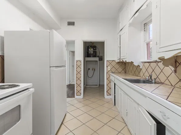 1630 W Rosewood Ave, San Antonio, TX