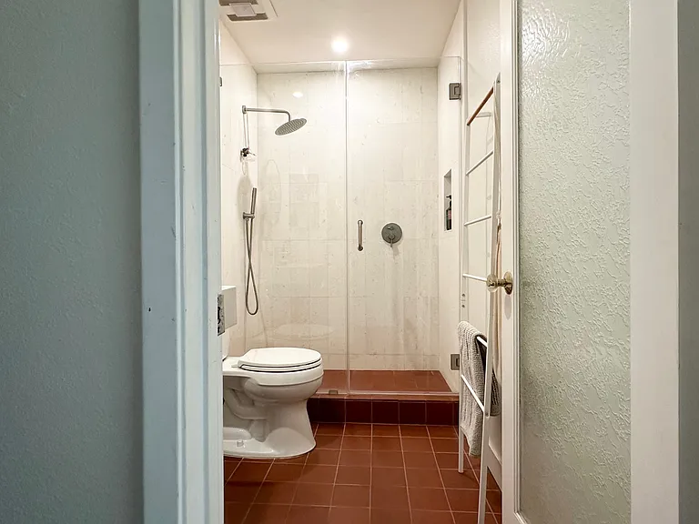 2844 E 3rd St #108 — Photo 34