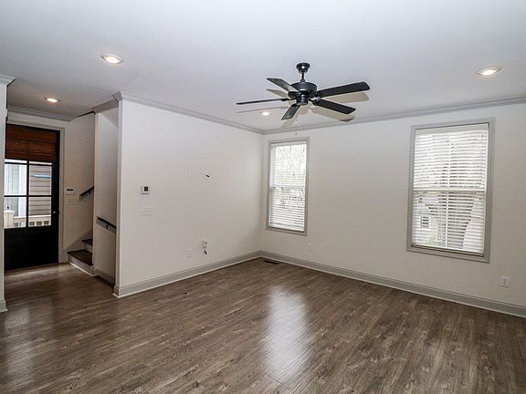 3rd image of 126 Tanglewood Dr
