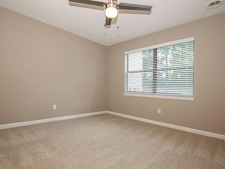 THE DOGWOOD SPACIOUS ONE BEDROOM APARTMENT