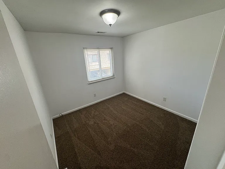 1485 Ventura Way — Photo 7