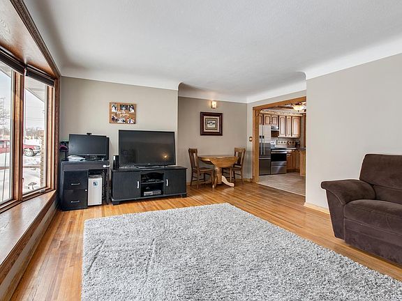 2nd image of 1076 Allen Ave