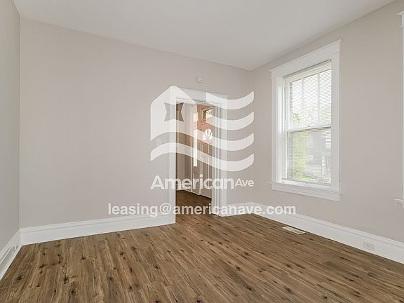 651076_005_living_room_13709157.jpg