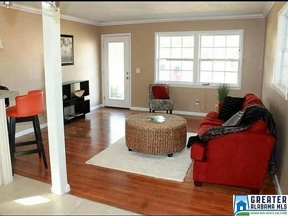 4th image of 305 Camellia Dr