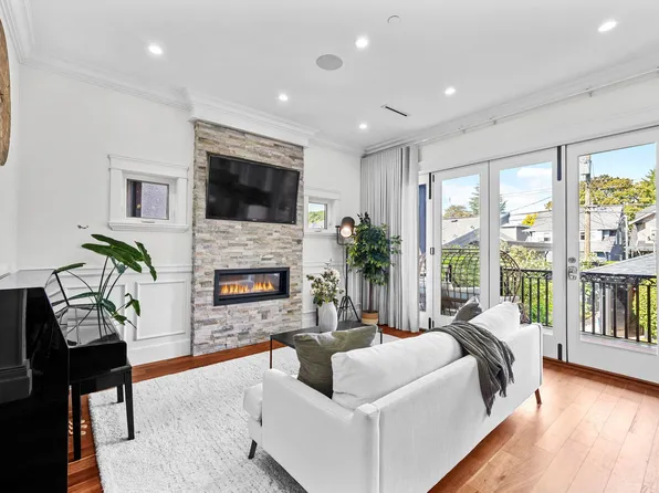 3339 W 27th Ave, Vancouver, BC V6S 1P5