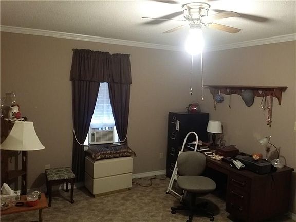 4th image of 27 Willie Crook Ave