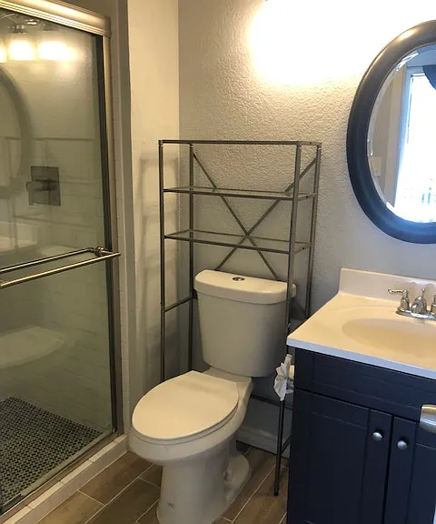 Master Suite 1 - Bathroom