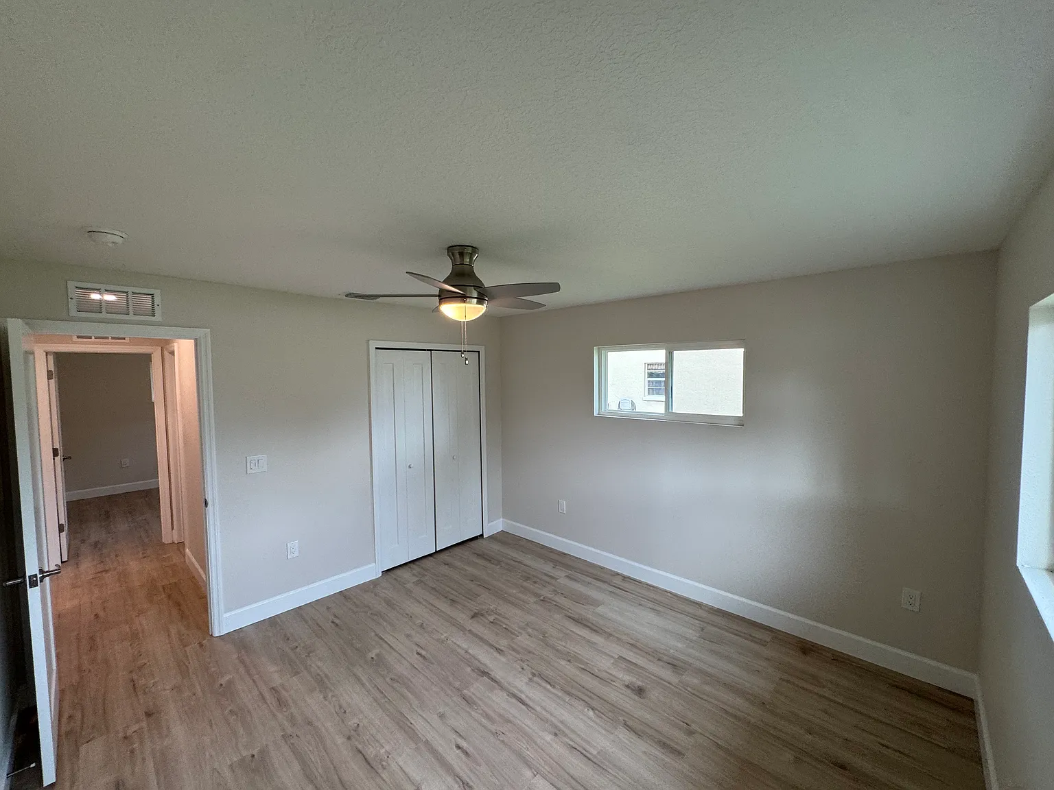 2 bed, 946 sqft, $2,500 — Photo 3