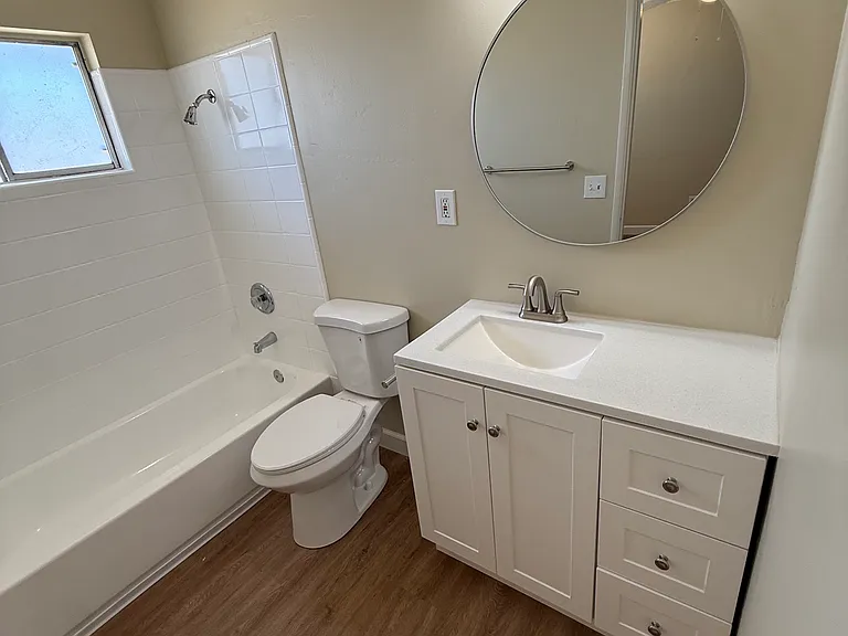 361 Oxford St #B — Photo 10