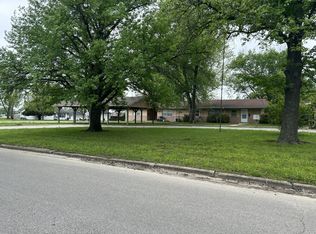 825 S Cherokee St APT 16, Girard, KS 66743