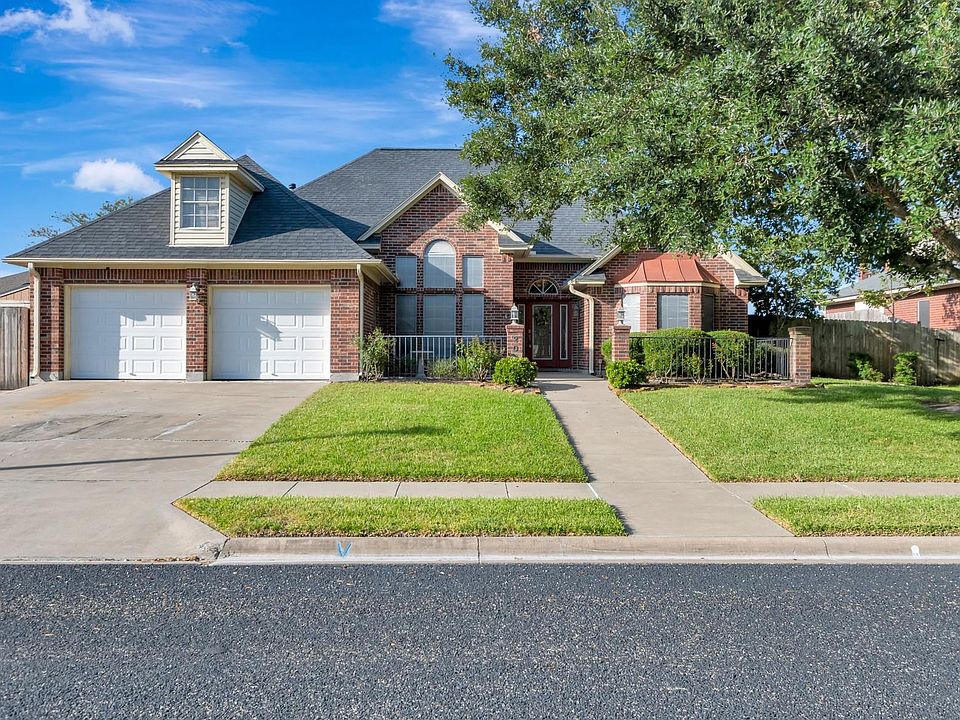 1st image of 206 Summerwind Dr