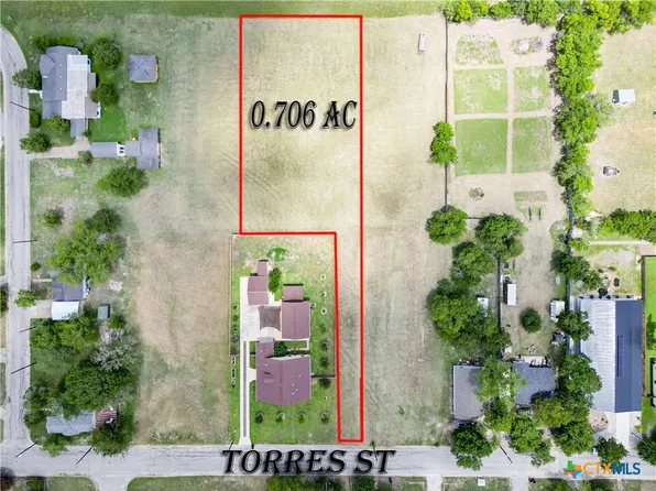 Torres St, Lockhart, TX 78644