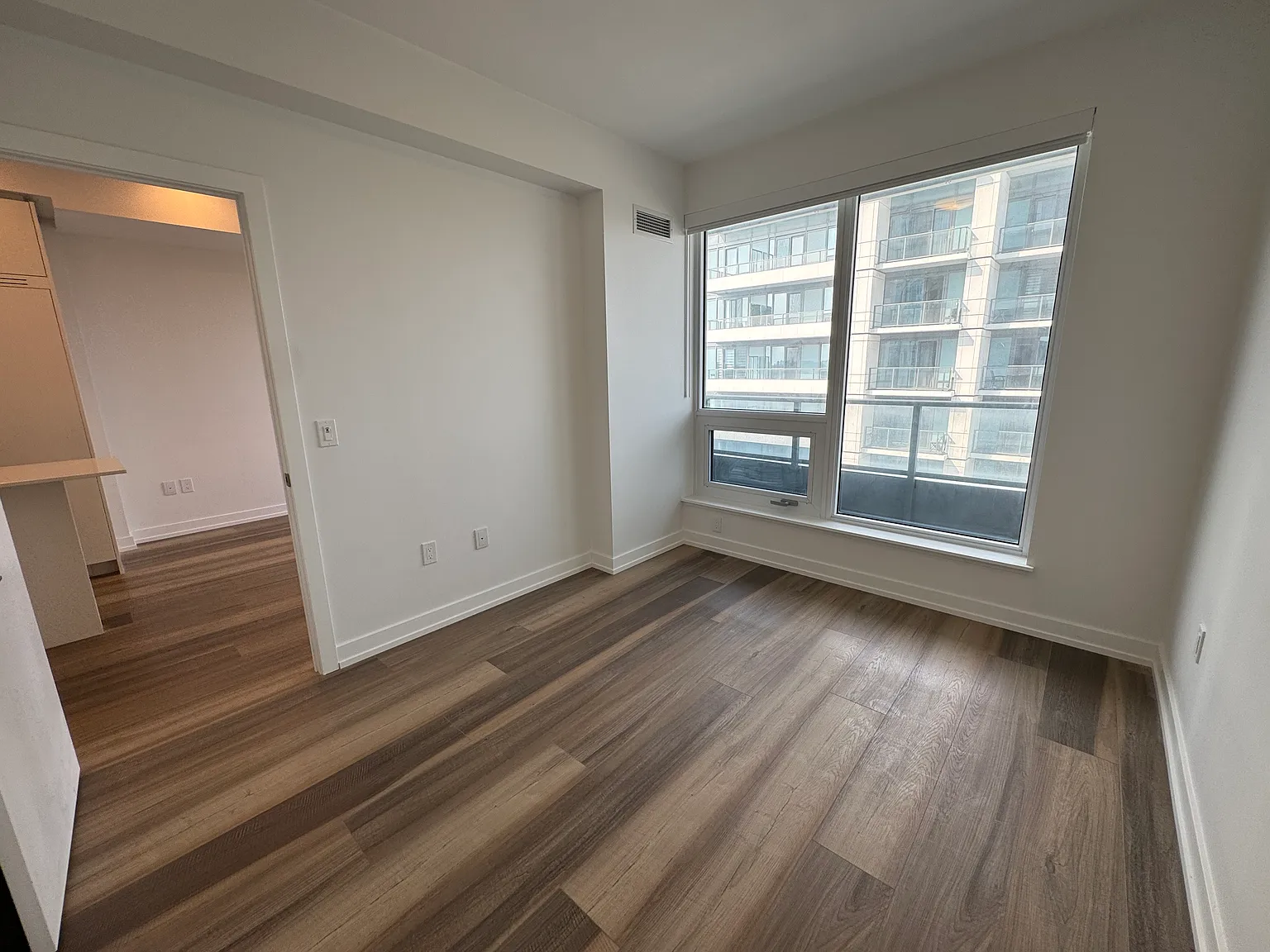 15 Wellington Street South Kitchener — Photo 2