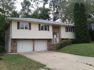 2603 Westwood Dr NW, Cedar Rapids, IA 52405