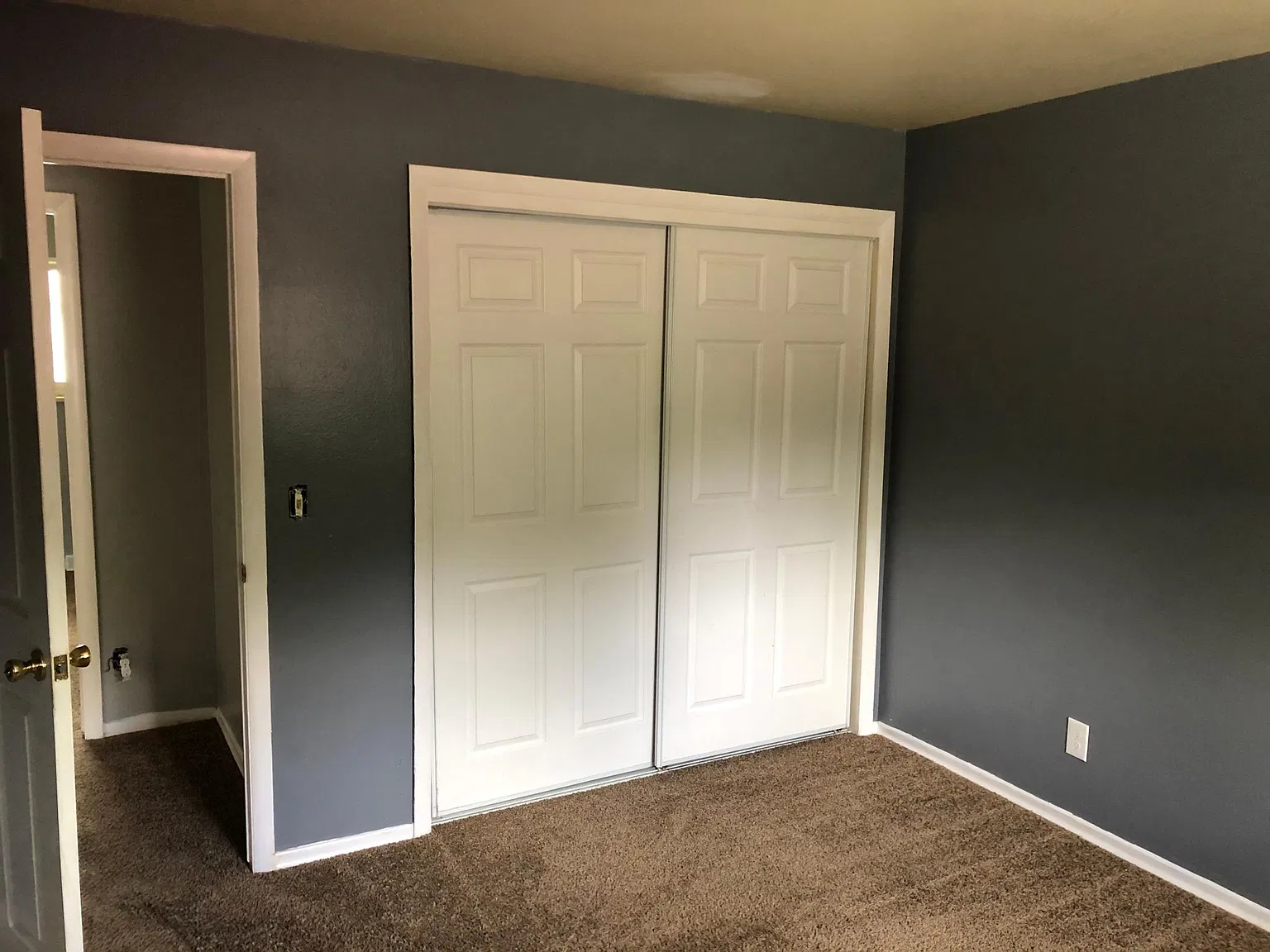 2 bed, 900 sqft, $1,995 — Photo 2