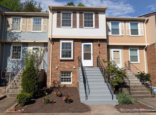 6844 Heatherway Ct, Alexandria, VA 22315