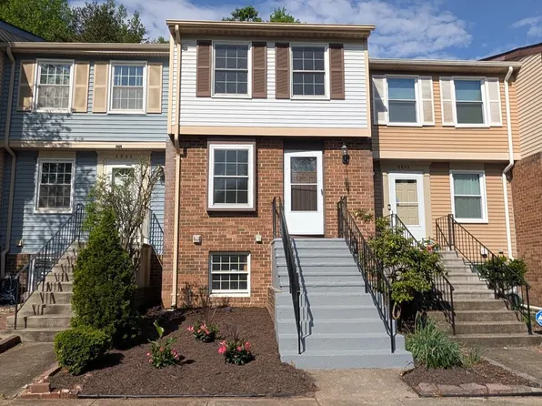 6844 Heatherway Ct, Alexandria, VA 22315
