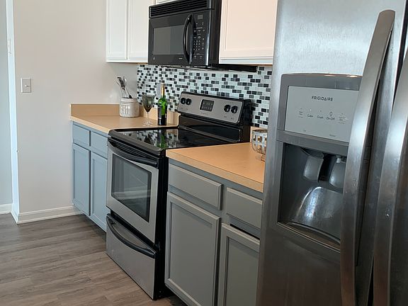 4th image of 277 W Marina Pkwy