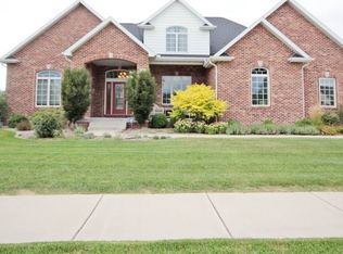 1224 Talon Ln, Forsyth, IL 62535