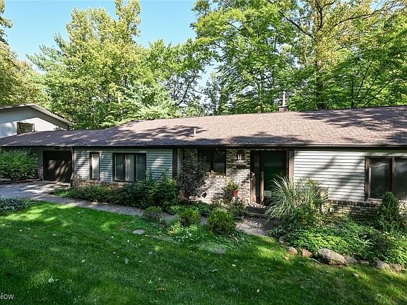 2nd image of 6873 Woodwalk Dr